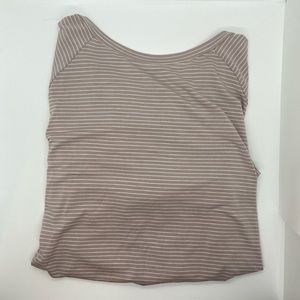 🌸2/$15 item - American Eagle t shirt